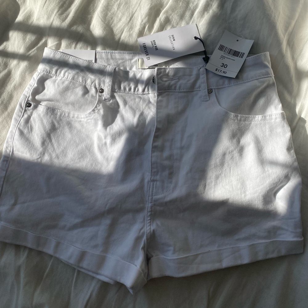 NWT forever 21 shorts.